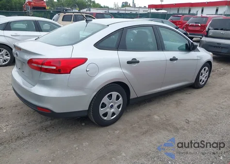 2018 Ford Focus S из США, поврежденный, VIN 1FADP3E21JL275746